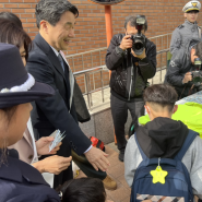 교육부 장관, 어린이 교통안전 캠페인에서 "옐로카드 꼭 가방에 달고 초등학교 가세요."