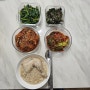 24.04.24 - 집밥(닭백숙, 볶음김치, 오이소박이, 시금치나물, 고춧잎무침)