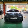 BMW 5시리즈 F10 차량에 엠텍 앞 범퍼 작업