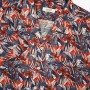 [안드레] 리조트룩과 일상 모두를, 네이비 플라워 하와이안 셔츠는 오픈카라 디자인으로