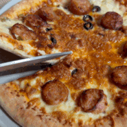 CJ 고메 콤비네이션 냉동 피자 에어프라이어 아이들 간식 추천 치즈듬뿍 피자 GOURMET 칼로리 피자 크기