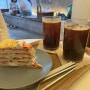 성수동 카페 “마를리” 딸기 크레이프 맛집