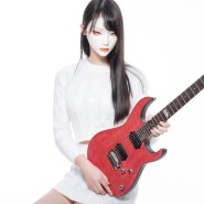 나코코, 한국에서 가장 핫한 기타리스트! 시그니처 기타 출시!