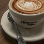 [서울 신사 카페] 마일스톤커피 | 고소한 커피가 맛있는 곳