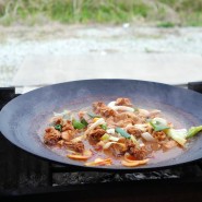 닭볶음탕 맛집 강화도 마니산 솥뚜껑닭볶음탕 캠핑 식당