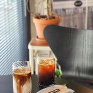 블로트커피(홍대점 영업종료, 서촌점)_조용하고 분위기 좋은 카페 블루리본 커피