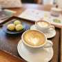 [남해 카페] 남해 돌창고. 전시장을 겸비한 특색 있는 디저트 커피 맛집