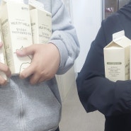 재단 파란천사 취약계층에 후원물품(밀크온밀크 우유) 나눔 봉사
