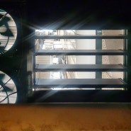 여의도에 있는 오묘식당 내부 실외기실 에어컨연동루버 설치 시공