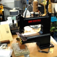 새로운 장비 카우보이 아웃로 핸드 스윙 머신 수동 미싱 / Cowboy outlow hand sewing machine