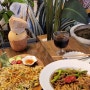 연남 홍대 : 연남데이트맛집 휴양지 컨셉의 태국식당 [쿤댕]