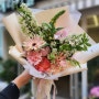[기념일 꽃다발, 상견례 모임 꽃다발] 광화문 호텔 레스토랑 식사 기념일 모임에 배송해드린 꽃다발