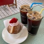 [천안 신부동 카페] 크림 도넛과 인테리어가 맛있는 ‘버터북’