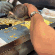 융캉제 길거리 음식 대만식 부침개 천진총좌빙 天津蔥抓餅