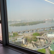 서울 마포역 공덕역 근처 한강을 배경으로 하는 완벽한 비즈니스 모임을 위한 회의 공간 마포 더리버라운지