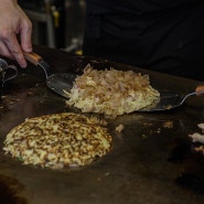 성수 맛집 즉석에서 만들어주는 철판 오코노미야끼 야끼소바 죠죠 성수점