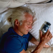 밤에 딴 생각이 많아서 잠을 설칠 때: 수면장애의 원인과 해결 방법