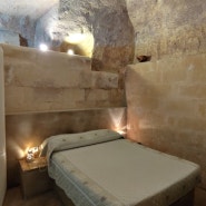 마테라 스톤 룸(Stone Rooms) 지하 동굴 방을 개조한 객실