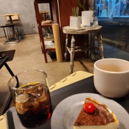 페카테리코's 내돈내산 카페 #15 커피도 맛있고 치즈케이크도 맛있는 논현역 카페 댕크