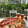 [이태원 맛집] 프로세스피자 : 넓은 루프탑과 테라스에서 즐기는 슬라이스 피자 맥주 내돈내산