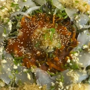 [논현/강남구청] 처음 보는 특별한 메뉴! 포뜬 산 오징어회 맛집 ‘맛짱조개’ 내돈내산
