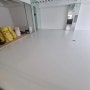 (바닥시공)명동 의류매장 쇼룸 스튜디오 바닥시공을 마이크로시멘트바닥으로 시공하여드렸습니다.