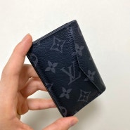 "루이비통지갑: 럭셔리한 디자인으로 우아함을 품은 필수 아이템"