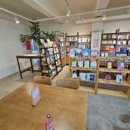 독립영화관 독립서점 카페 모임 공연 전시::복합문화공간 무사이