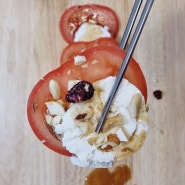 모짜렐라 대신 그릭요거트로 그릭요거트 카프레제 만들기 (다이어트 레시피, 다이어트 샐러드, 그릭요거트 요리)