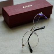 [CARTIER] 산토스 라인의 안경 세 점 : 깊이있지만 가볍게 착용하는 프리미엄 럭셔리 아이웨어