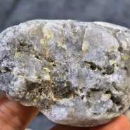 [공지] 포항에서 공룡 블루 다이아몬드 863캐럿 발견. 크리스탈에 매우 가까운 매우 희귀한 블루 다이아몬드입니다. 광협보석갤러리카페 한국광협보석감정원 앵두금성분분석소 대표 박현철