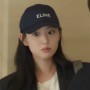 눈물의 여왕 김지원 공항패션 연예인 모자 셀린느 볼캡 브랜드