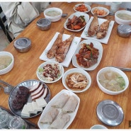 큰일집은 제주의 전통 향토음식을 맛볼 수 있는 곳으로, 20년 넘게 운영되고 있는 신뢰할 수 있는 식당 일도2동 맛집