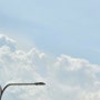 2024. 5. 17. - 방콕 수완나품 국제공항으로~ 파란 하늘, 하얀 구름이 아름다웠다.