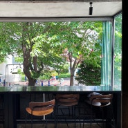 피리어드, period 창가 바람에 힐링되는 서울숲 카페