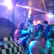태국 방콕에서 처음 만난 여자 둘이 노는 방법: 방콕 카오산로드 라이브 레게바 팟타이 술집 클럽 추천