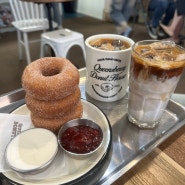 신당 약수역 디저트 맛집 퀸즈베리도넛하우스 - 서울 핫플 카페 🍩