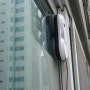 아파트 베란다 창문 청소 방법 유리창 로봇청소기 윈클봇w 버튼 하나로 끝