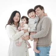 둘째아기 7개월 성장사진 형제사진, 프랑스에서 남긴 완전체 가족사진