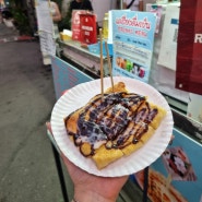 (태국여행/치앙마이여행) 치앙마이 길거리 간식 먹기 바나나 초콜릿 로띠, 인디아 밀크티
