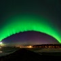 스웨덴 하늘의 '초록 오로라 낙하산'