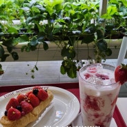 포시즌베리 베이커리 해운대 딸기라떼 맛집 딸기 에끌레어 디저트 카페