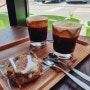 커피중심_명일동 로스팅 카페 ㅣ 아인슈패너 맛집 ㅣ 분위기 좋은 동네 카페