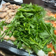 [서울/여의도역] 내돈내산으로 방문한 미나리와 김치를 무한으로 먹을 수 있는 돼지고기 찐맛집: 여의도미나리삼겹 금융로점