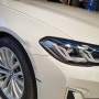 BMW 5 (G30) 프런트 펜더 알루미늄 판금도색 - 알파인 화이트 색상