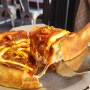 홍대 피자 <오리지널시카고피자> - 서울의 시카고, 치즈가 듬뿍 들어가 폭신한 피자