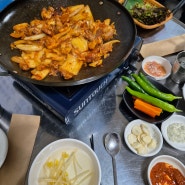 동전집 진해웅동점 :: 단출하지만 옹골진 맛의 돼지김치구이