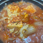 쌈싸먹는 돼지고기 김치찌개 ‘온주정’