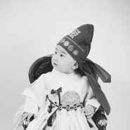 아기 첫돌 기념으로 한복 입고 촬영한 일산 사진관 가족사진 촬영