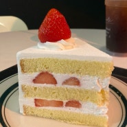 정석적인 수제 딸기케이크를 파는 대전 둔산동 카페 크러쉬온드